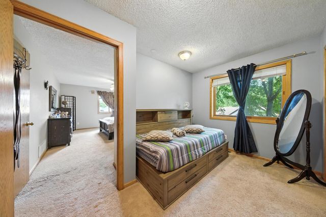 2710 91st Avenue NE, Blaine, MN 55449