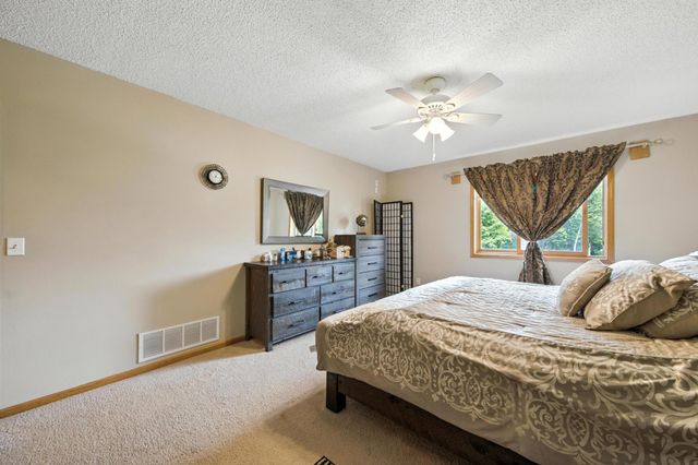 2710 91st Avenue NE, Blaine, MN 55449