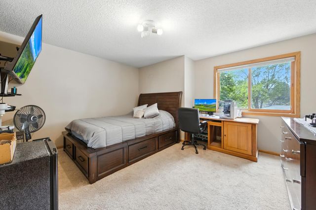 2710 91st Avenue NE, Blaine, MN 55449