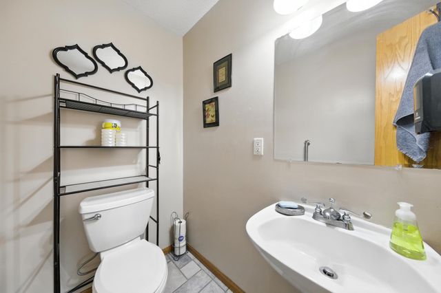 2710 91st Avenue NE, Blaine, MN 55449