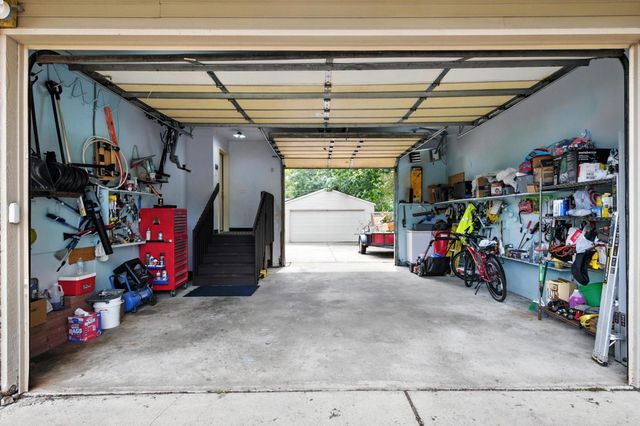 2710 91st Avenue NE, Blaine, MN 55449