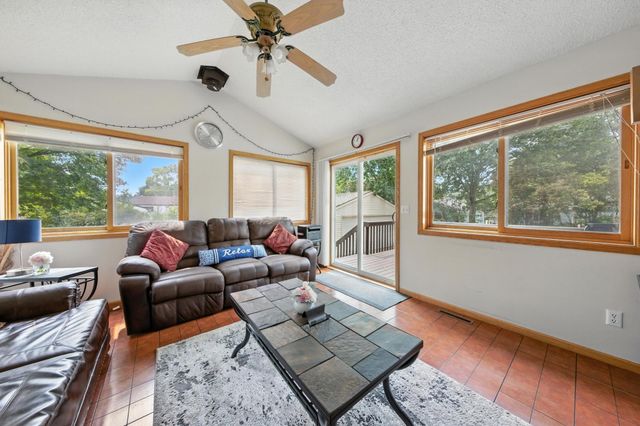 2710 91st Avenue NE, Blaine, MN 55449