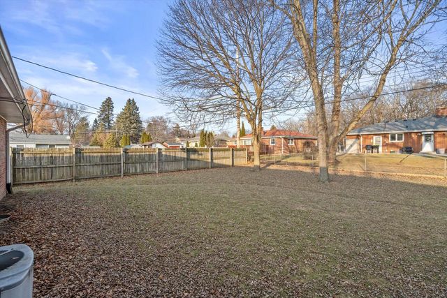 27 Oregon STREET, Mount Pleasant, WI 53405
