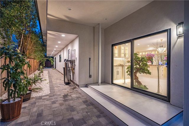 16572 Carousel, Huntington Beach, CA 92649
