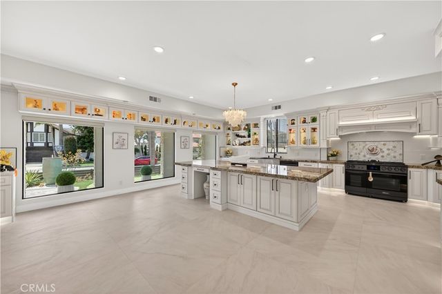 16572 Carousel, Huntington Beach, CA 92649