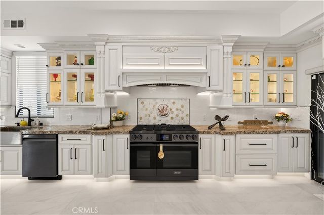 16572 Carousel, Huntington Beach, CA 92649