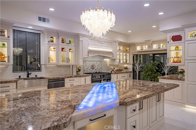 16572 Carousel, Huntington Beach, CA 92649