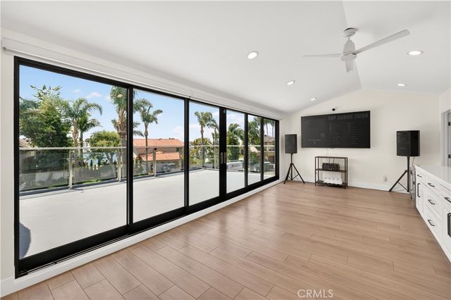 16572 Carousel, Huntington Beach, CA 92649