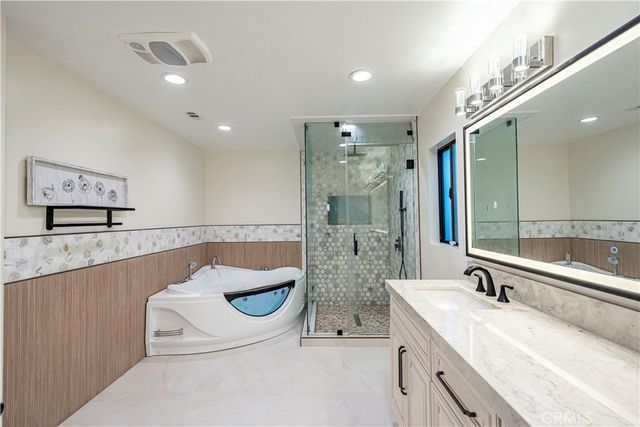 16572 Carousel, Huntington Beach, CA 92649
