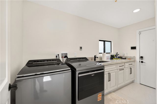16572 Carousel, Huntington Beach, CA 92649