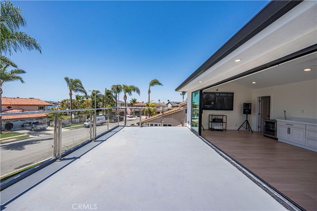 16572 Carousel, Huntington Beach, CA 92649