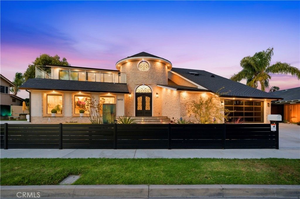 16572 Carousel, Huntington Beach, CA 92649