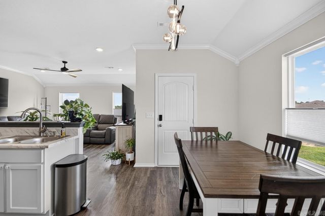 8001 White Spruce Trail, Bauxite, AR 72011