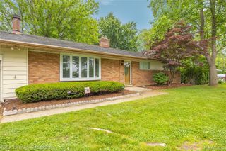 6695 Lahser Road, Bloomfield Hills, MI 48301