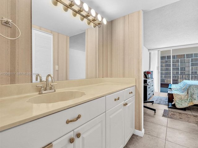 1901 Brickell Avenue B1203, Miami, FL 33129