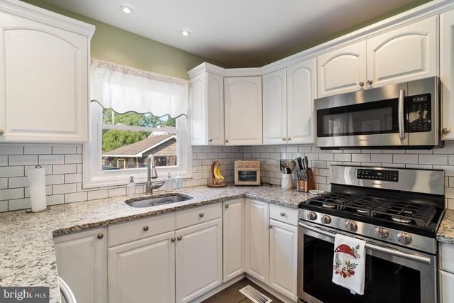 501 WINDSOR ST, Forked River, NJ 08731