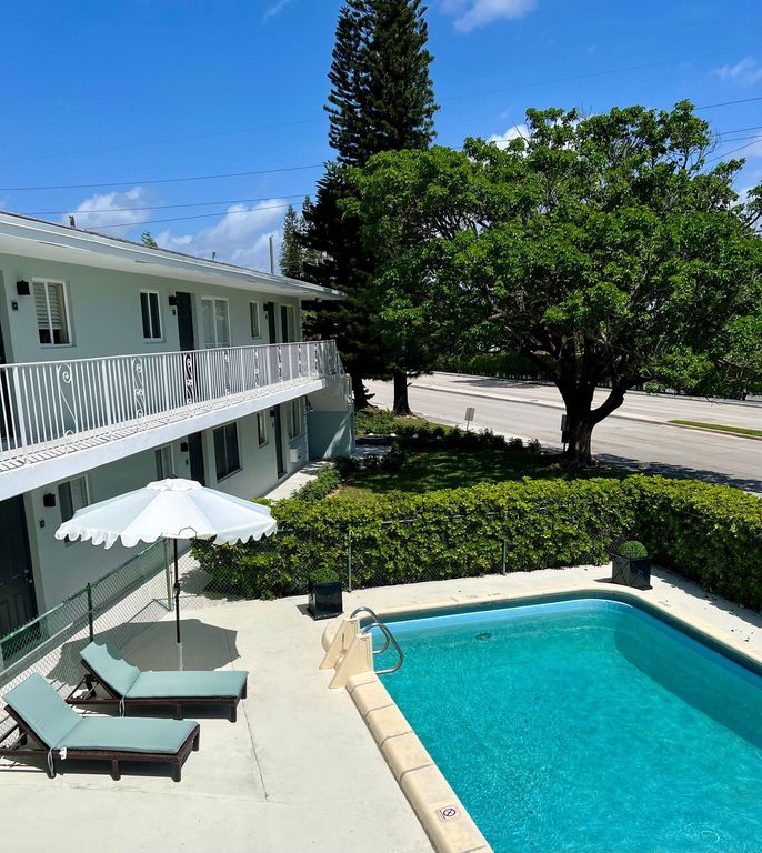 480 W Camino Real 22, Boca Raton, FL 33432