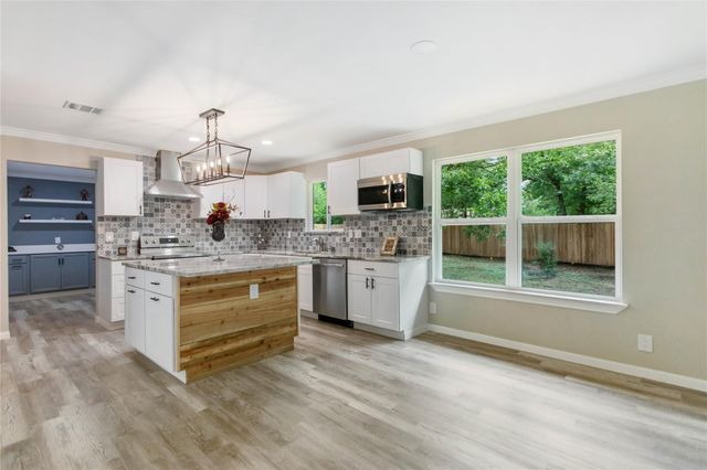 904 Westview CIR, Caldwell, TX 77836
