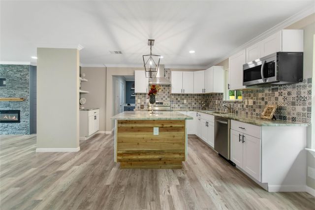 904 Westview CIR, Caldwell, TX 77836