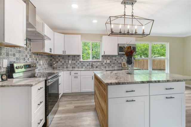 904 Westview CIR, Caldwell, TX 77836