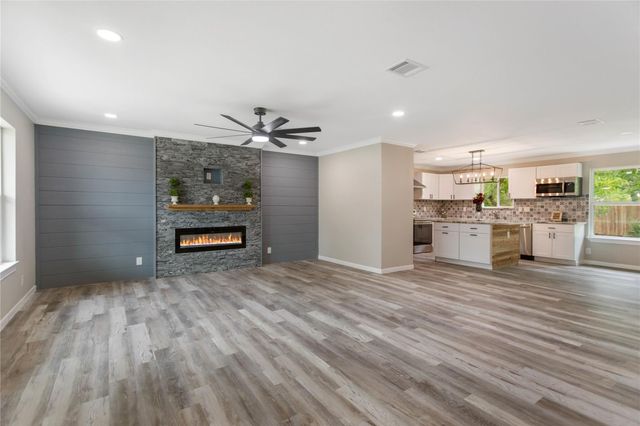 904 Westview CIR, Caldwell, TX 77836