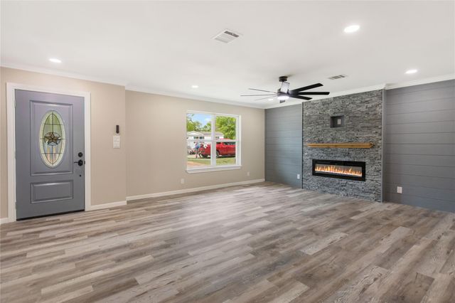 904 Westview CIR, Caldwell, TX 77836