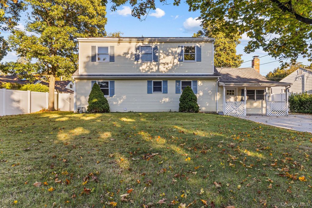10 Sunset Drive, Centereach, NY 11720 — photo 2