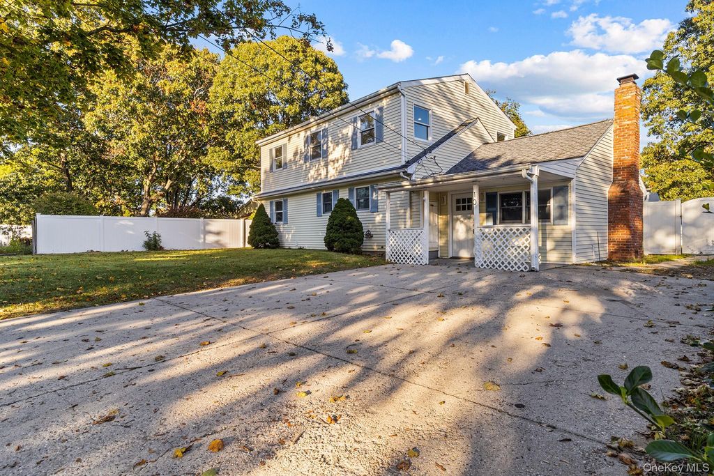 10 Sunset Drive, Centereach, NY 11720 — photo 3