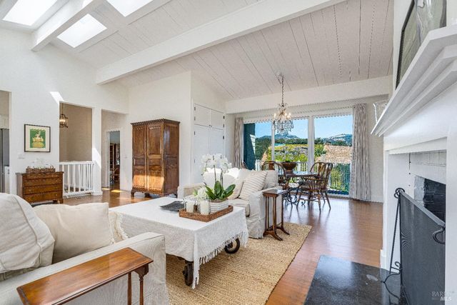 1790 Warm Springs Rd, Glen Ellen, CA 95442