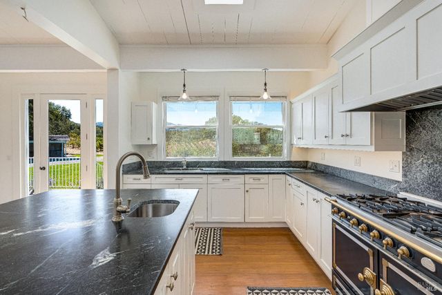 1790 Warm Springs Rd, Glen Ellen, CA 95442