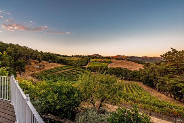 1790 Warm Springs Rd, Glen Ellen, CA 95442