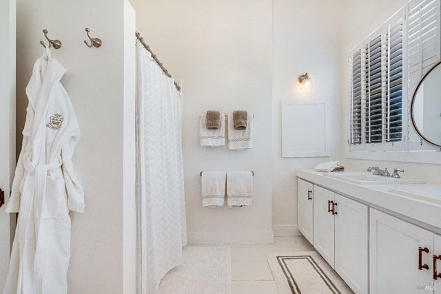 1790 Warm Springs Rd, Glen Ellen, CA 95442