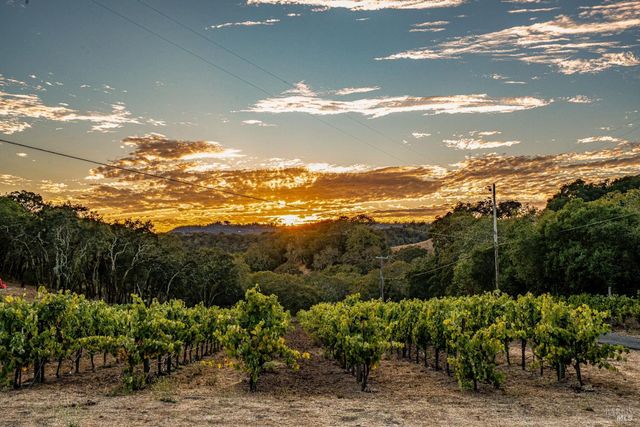 1790 Warm Springs Rd, Glen Ellen, CA 95442