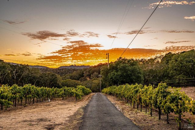 1790 Warm Springs Rd, Glen Ellen, CA 95442