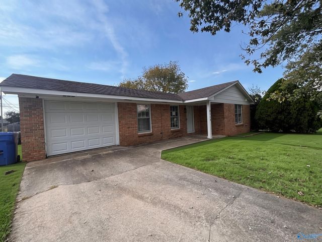 2112 Hines Street, Athens, AL 35611