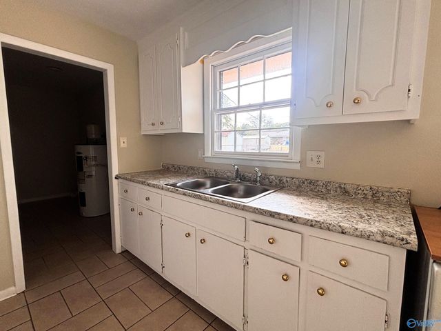 2112 Hines Street, Athens, AL 35611