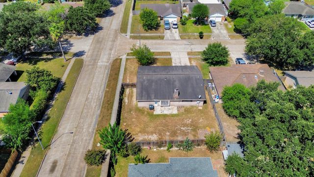 9502 Spiralwood Lane, Houston, TX 77086