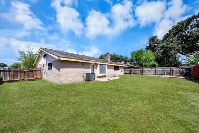 9502 Spiralwood Lane, Houston, TX 77086