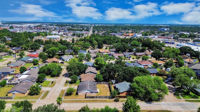 9502 Spiralwood Lane, Houston, TX 77086