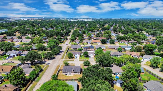 9502 Spiralwood Lane, Houston, TX 77086