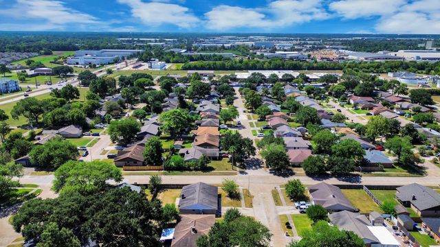 9502 Spiralwood Lane, Houston, TX 77086