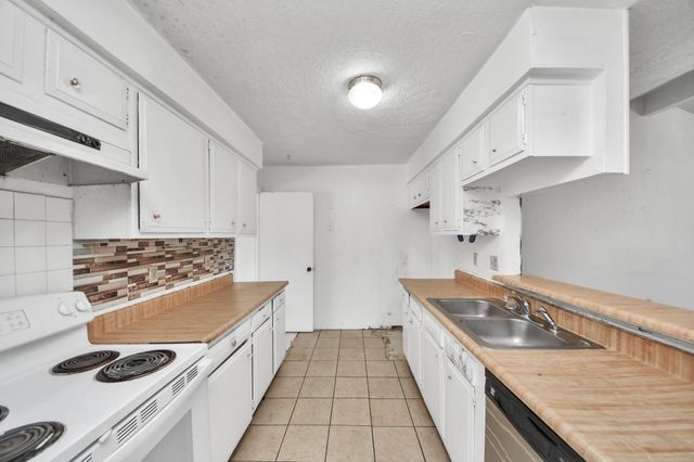 9502 Spiralwood Lane, Houston, TX 77086