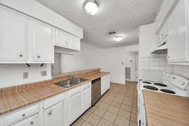 9502 Spiralwood Lane, Houston, TX 77086