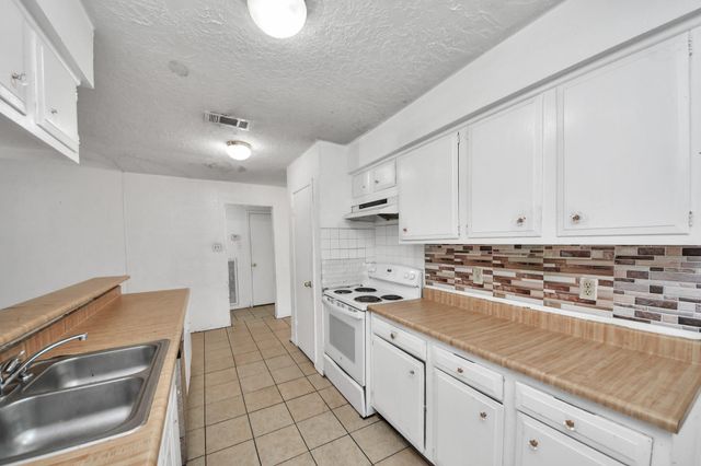 9502 Spiralwood Lane, Houston, TX 77086