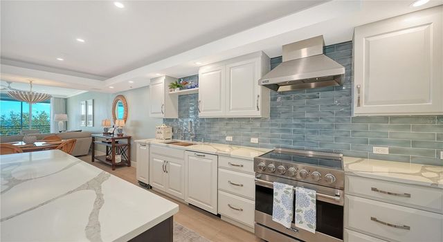 2410 HARBOURSIDE DRIVE 142, Longboat Key, FL 34228