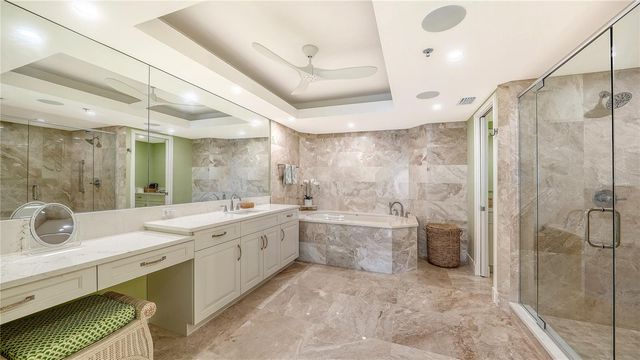 2410 HARBOURSIDE DRIVE 142, Longboat Key, FL 34228