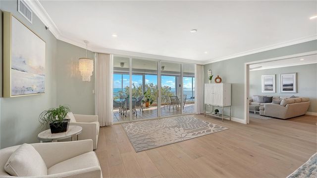 2410 HARBOURSIDE DRIVE 142, Longboat Key, FL 34228