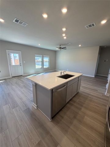 249 Red Tail Hawk LN, Cedar Creek, TX 78612