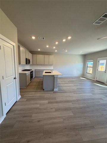 249 Red Tail Hawk LN, Cedar Creek, TX 78612