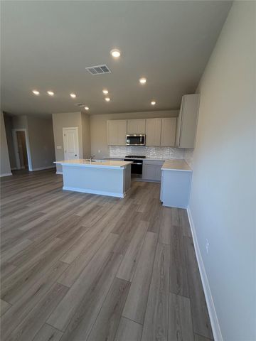 249 Red Tail Hawk LN, Cedar Creek, TX 78612